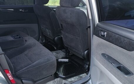 Toyota Ipsum II, 2003 год, 850 000 рублей, 10 фотография