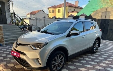 Toyota RAV4, 2019 год, 3 750 000 рублей, 3 фотография