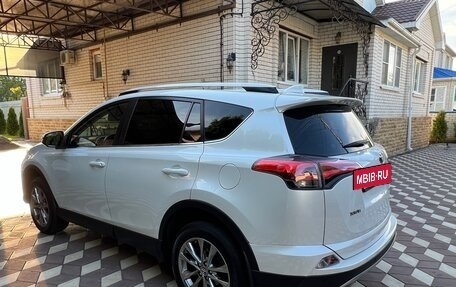 Toyota RAV4, 2019 год, 3 750 000 рублей, 5 фотография