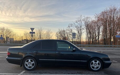 Mercedes-Benz E-Класс, 2001 год, 590 000 рублей, 3 фотография