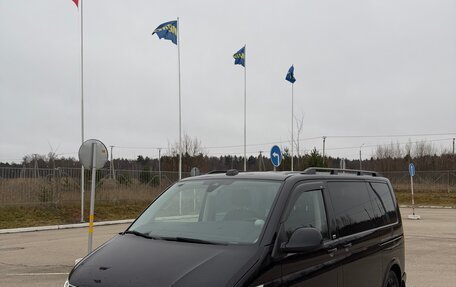 Volkswagen Multivan T6 рестайлинг, 2020 год, 4 700 000 рублей, 2 фотография