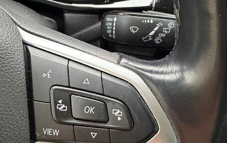 Volkswagen Multivan T6 рестайлинг, 2020 год, 4 700 000 рублей, 10 фотография