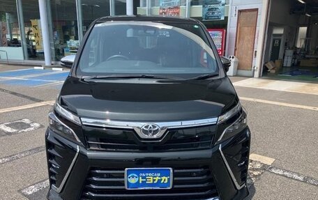 Toyota Voxy III, 2020 год, 2 270 069 рублей, 2 фотография