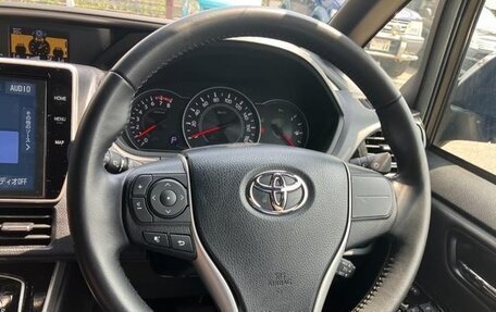 Toyota Voxy III, 2020 год, 2 270 069 рублей, 15 фотография