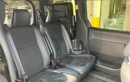 Toyota Voxy III, 2020 год, 2 270 069 рублей, 31 фотография