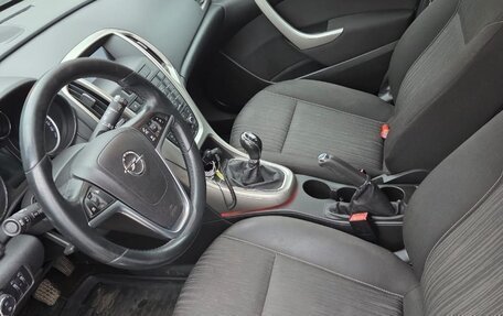 Opel Astra J, 2010 год, 580 000 рублей, 9 фотография