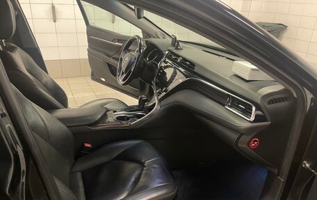 Toyota Camry, 2018 год, 2 500 000 рублей, 10 фотография