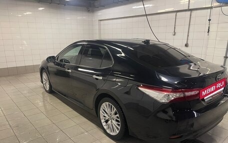 Toyota Camry, 2018 год, 2 500 000 рублей, 4 фотография