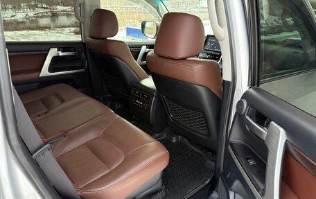 Toyota Land Cruiser 200, 2019 год, 7 650 000 рублей, 19 фотография