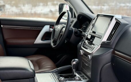 Toyota Land Cruiser 200, 2019 год, 7 650 000 рублей, 29 фотография