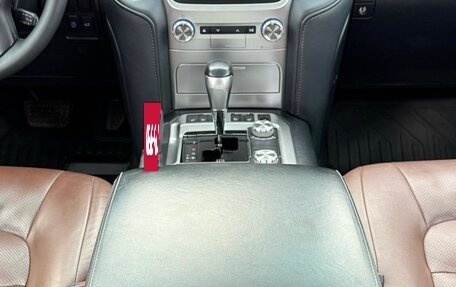 Toyota Land Cruiser 200, 2019 год, 7 650 000 рублей, 32 фотография