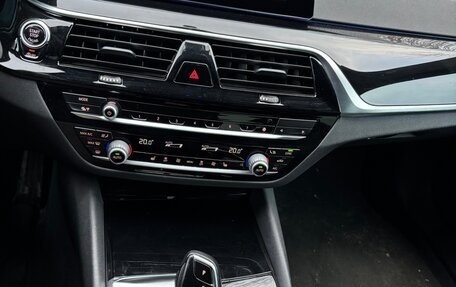 BMW 5 серия, 2018 год, 3 075 000 рублей, 5 фотография