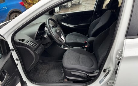 Hyundai Solaris II рестайлинг, 2016 год, 1 050 000 рублей, 10 фотография