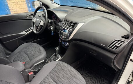 Hyundai Solaris II рестайлинг, 2016 год, 1 050 000 рублей, 22 фотография