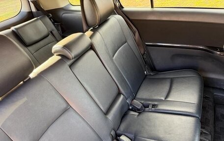 Toyota ISis I, 2016 год, 1 150 000 рублей, 16 фотография