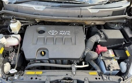 Toyota ISis I, 2016 год, 1 150 000 рублей, 12 фотография