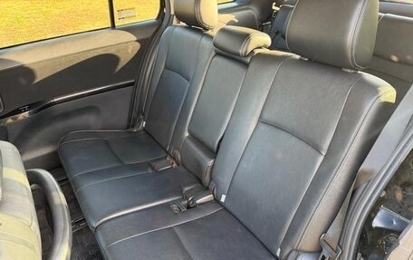 Toyota ISis I, 2016 год, 1 150 000 рублей, 15 фотография