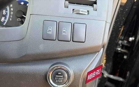 Toyota ISis I, 2016 год, 1 150 000 рублей, 21 фотография