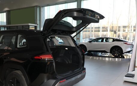 Toyota RAV4, 2025 год, 4 850 000 рублей, 4 фотография