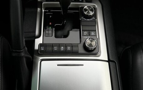 Toyota Land Cruiser 200, 2020 год, 7 900 000 рублей, 4 фотография