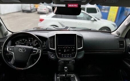 Toyota Land Cruiser 200, 2020 год, 7 900 000 рублей, 7 фотография