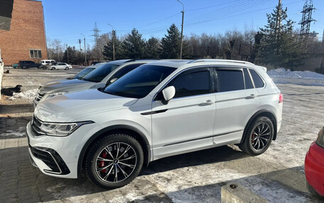 Volkswagen Tiguan II, 2021 год, 3 850 000 рублей, 2 фотография