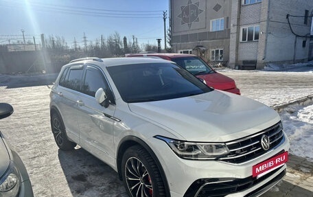 Volkswagen Tiguan II, 2021 год, 3 850 000 рублей, 3 фотография