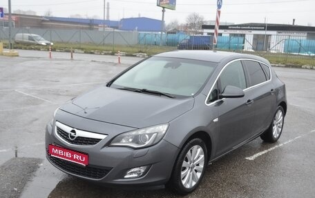 Opel Astra J, 2011 год, 500 000 рублей, 1 фотография