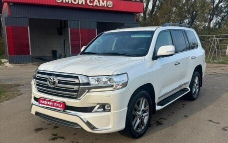 Toyota Land Cruiser 200, 2019 год, 5 900 000 рублей, 1 фотография