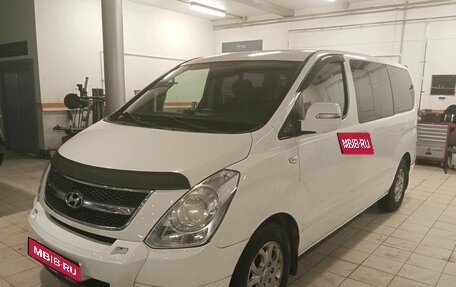 Hyundai Grand Starex Grand Starex I рестайлинг 2, 2011 год, 1 299 000 рублей, 1 фотография