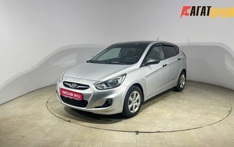 Hyundai Solaris II рестайлинг, 2012 год, 800 000 рублей, 1 фотография