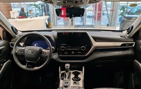 Toyota Highlander, 2025 год, 6 800 000 рублей, 12 фотография