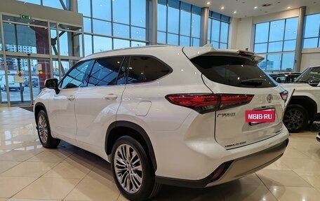 Toyota Highlander, 2025 год, 6 800 000 рублей, 5 фотография