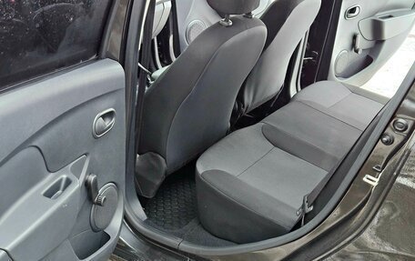 Renault Sandero II рестайлинг, 2017 год, 875 000 рублей, 33 фотография