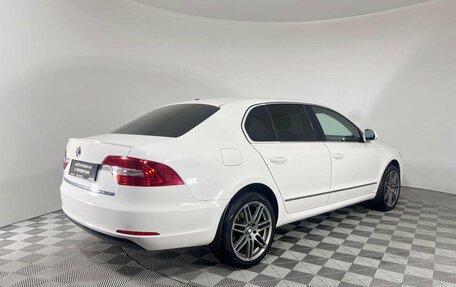 Skoda Superb III рестайлинг, 2013 год, 999 000 рублей, 8 фотография