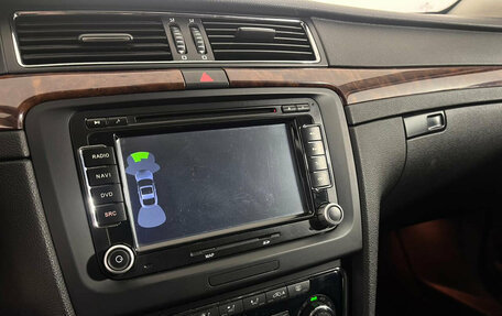 Skoda Superb III рестайлинг, 2013 год, 999 000 рублей, 12 фотография