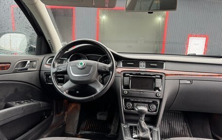 Skoda Superb III рестайлинг, 2010 год, 1 750 000 рублей, 17 фотография