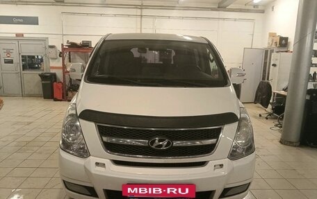 Hyundai Grand Starex Grand Starex I рестайлинг 2, 2011 год, 1 299 000 рублей, 2 фотография