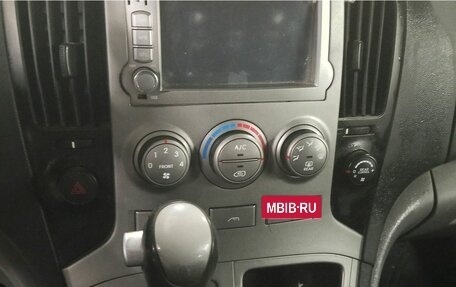 Hyundai Grand Starex Grand Starex I рестайлинг 2, 2011 год, 1 299 000 рублей, 12 фотография