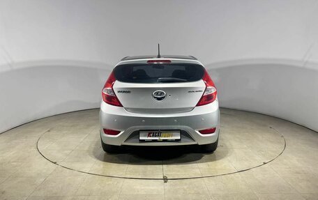 Hyundai Solaris II рестайлинг, 2012 год, 800 000 рублей, 5 фотография