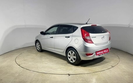 Hyundai Solaris II рестайлинг, 2012 год, 800 000 рублей, 7 фотография