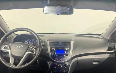 Hyundai Solaris II рестайлинг, 2012 год, 800 000 рублей, 13 фотография