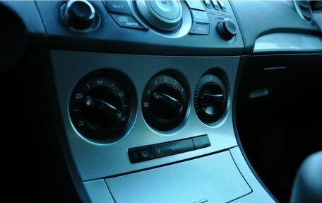 Mazda 3, 2011 год, 1 070 000 рублей, 16 фотография