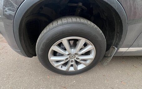 Volkswagen Touareg III, 2012 год, 2 220 000 рублей, 24 фотография