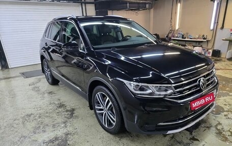 Volkswagen Tiguan II, 2021 год, 3 500 000 рублей, 3 фотография