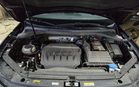 Volkswagen Tiguan II, 2021 год, 3 500 000 рублей, 21 фотография