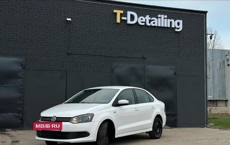 Volkswagen Polo VI (EU Market), 2012 год, 800 000 рублей, 2 фотография