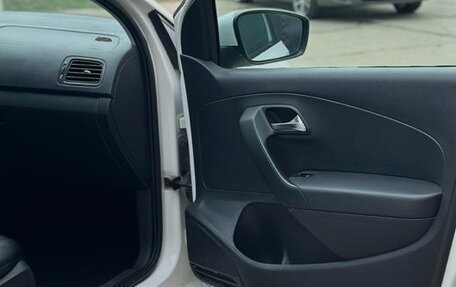 Volkswagen Polo VI (EU Market), 2012 год, 800 000 рублей, 14 фотография