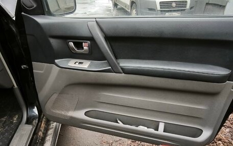 Mitsubishi Pajero III рестайлинг, 2004 год, 1 000 000 рублей, 17 фотография