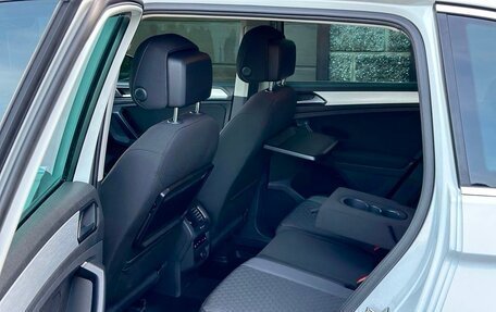 Volkswagen Tiguan II, 2017 год, 1 790 000 рублей, 10 фотография